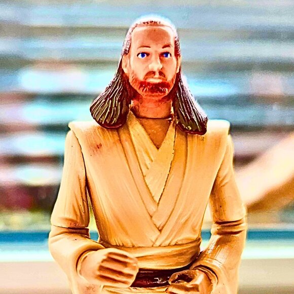 Star Wars Episode I – Qui-Gon Jinn 4" Action Figure (Hasbro, 1999) - Picture 9 of 10